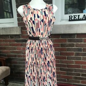 Geometric print pleated dress